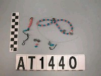 藏品(女子珠串銅鈴頸飾)的圖片